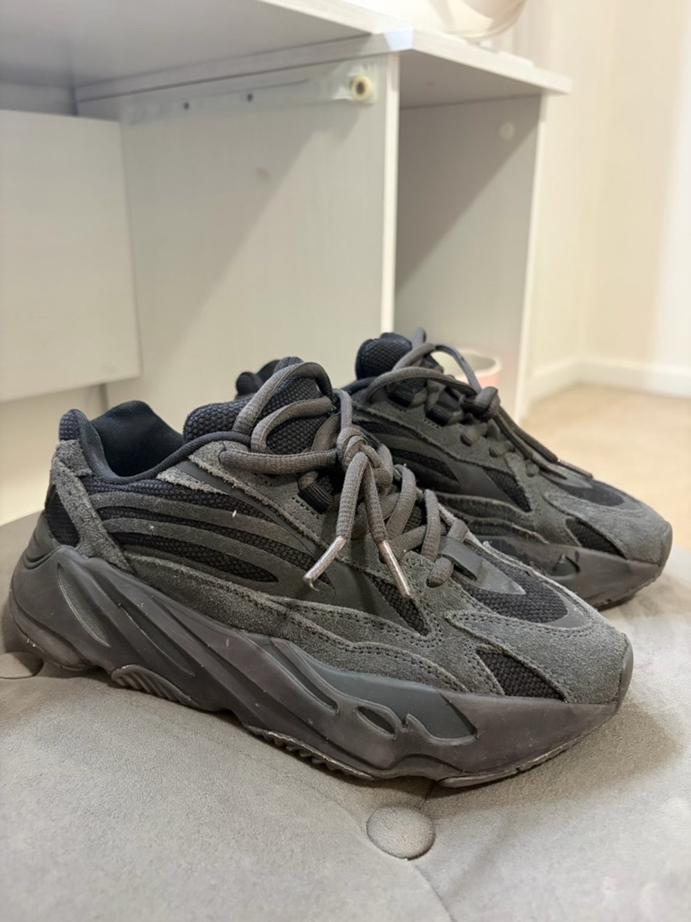 adidas Yeezy Boost 700 V2 Black Gray Lace Up Low Top Men's Sneakers Size 4 men’s